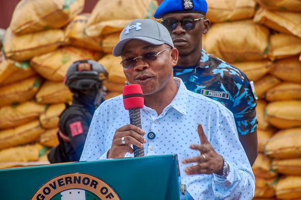 GOVERNOR ODODO FLAGS OFF DISTRIBUTION OF FERTILIZER TO KOGI FARMERS Warns against exclusion of genuine farmers